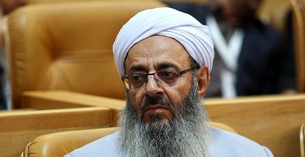 مولانا عبدالحمید: فقط اجازه سفر به قم و تهران را دارم/اعمال سلیقه در کشور ما زیاد است/ هنوز ذهن‌ها بسته و نگاه‌ها تنگ است/برخی تعصب بیجا دارند/آقای روحانی نسبت به سایرین بهتر عمل کرده