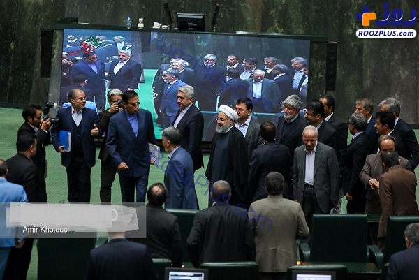 استقبال نمایندگان از روحانی در بدو ورود به مجلس/عکس
