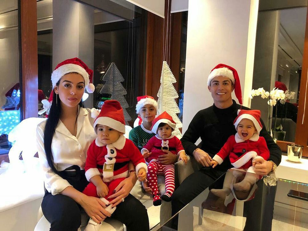 شب کریسمس کریس رونالدو و خانواده‌اش/عکس