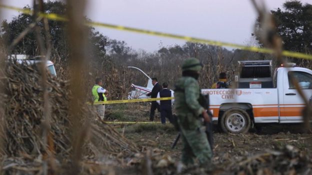 مرگ زوج قدرتمند مکزیکی در سقوط هلی‌کوپتر+عکس