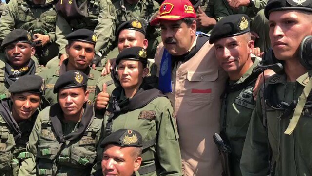 رژه نظامی در ونزوئلا مقابل مادورو/عکس