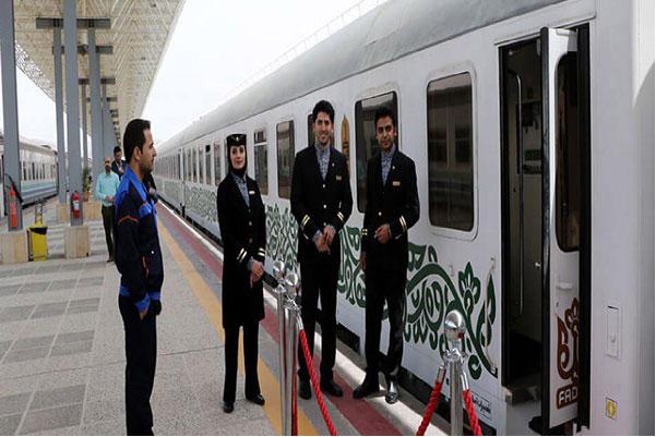 برای سفر به مشهد، قطار غزال بنیاد بهتر است یا قطار فدک؟
