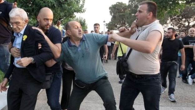 ملی‌گرایان یونان شهردار تسالونیکی را کتک زدند
