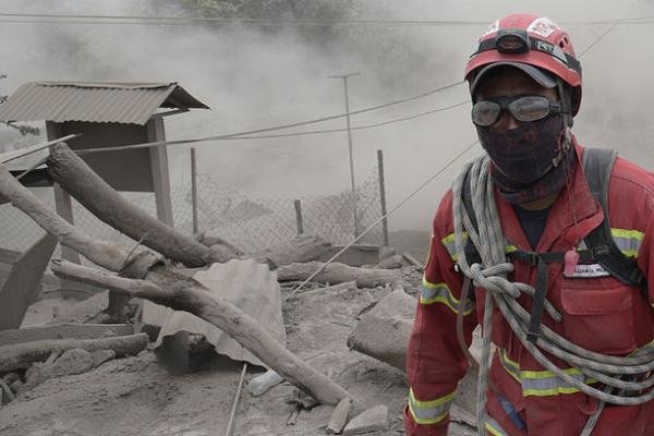 انفجار تازه در آتشفشان گواتمالا+عکس