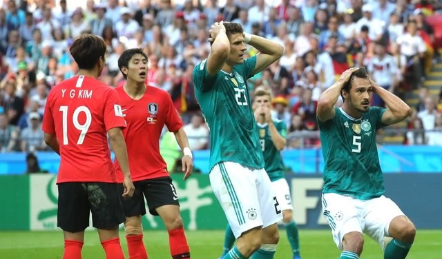 آلمان ۰ - ۲ کره جنوبی/ حذف مدعی عنوان قهرمانی/دروازه‌بان کره بهترین بازیکن دیدار