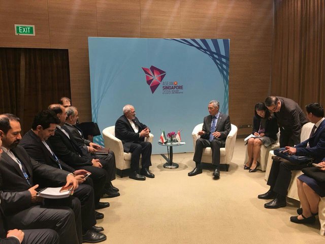 گفت‌وگوی ظریف با وزیر خارجه ژاپن و نخست وزیر سنگاپور+عکس