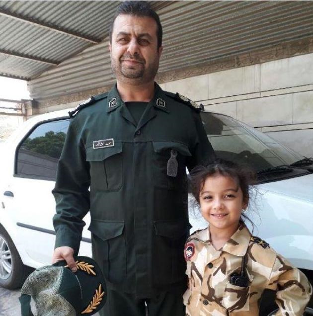 عکسی از شهید حادثه تروریستی اهواز در کنار دخترش قبل از شهادت