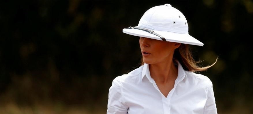 کلاهی که برای همسر دونالد ترامپ دردسر شد / عکس