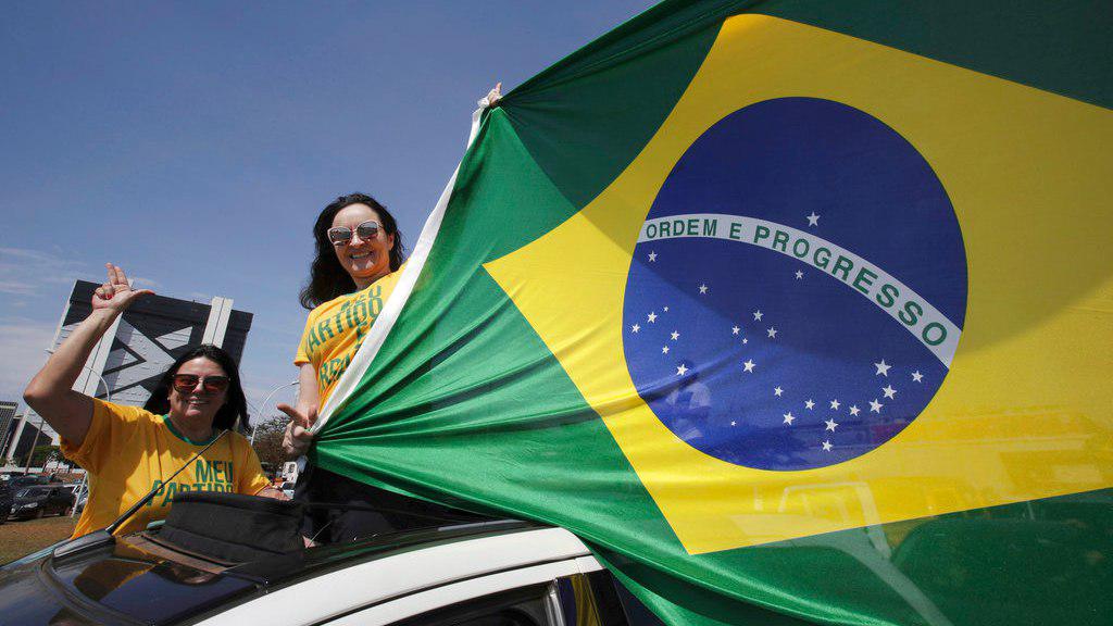 کشیده شدن انتخابات برزیل به دور دوم با پیروزی نامزد راست افراطی|فارین پالسی: ژایر بولسونارو، برلوسکونی برزیل نیست او شبیه گوبلز و ترامپ است| بولسونارو را بیشتر بشناسید+تصاویر