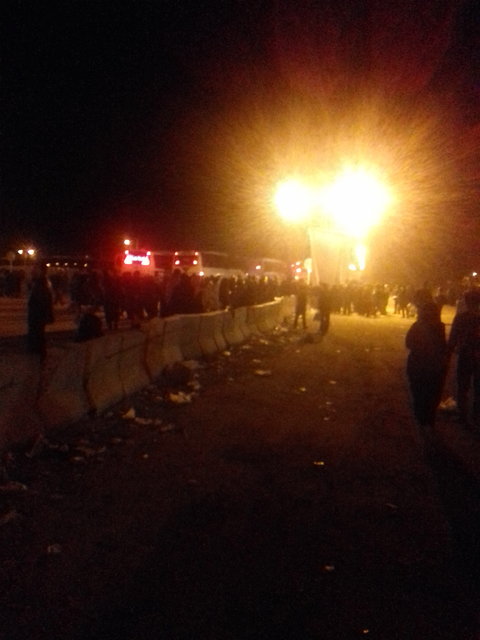 شب سخت زائران در مرز مهران/ سودجویی رانندگان اتوبوس و بی‌تدبیری مسئولان+تصاویر