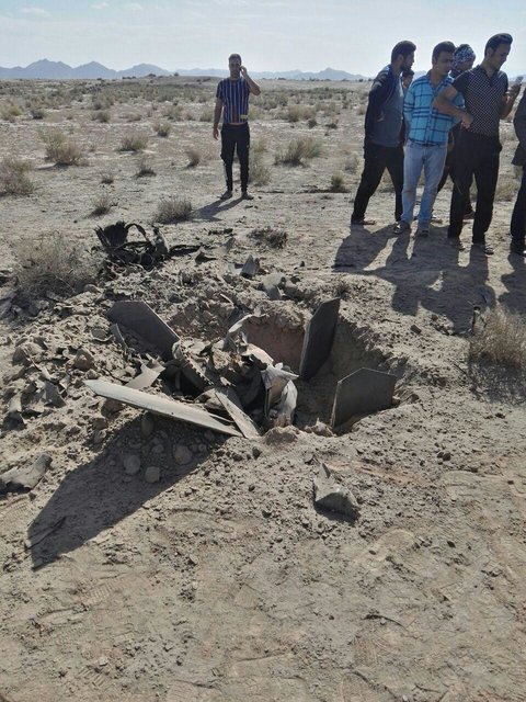 فرماندار بجستان: سقوط دو شیء ناشناس در یک روستا/عکس