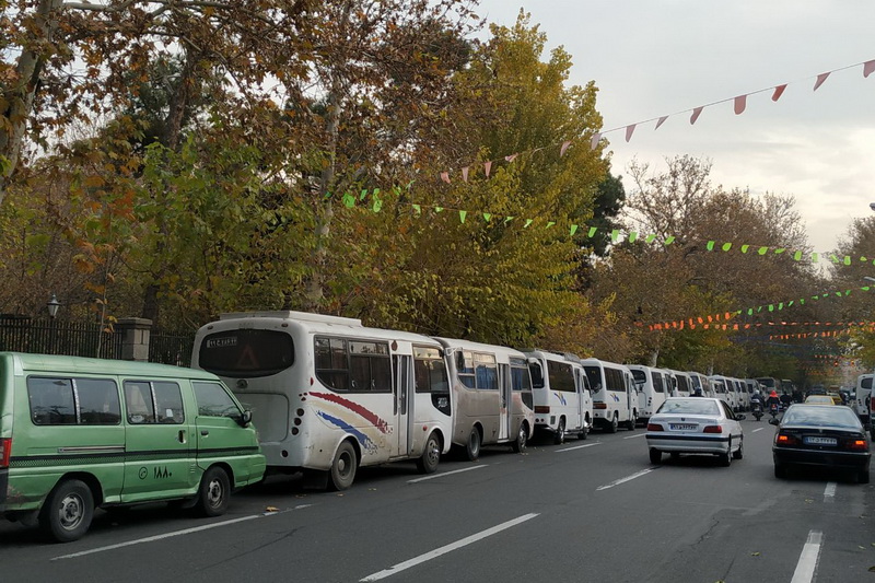 رانندگان مینی‌بوس در تهران باز تجمع کردند