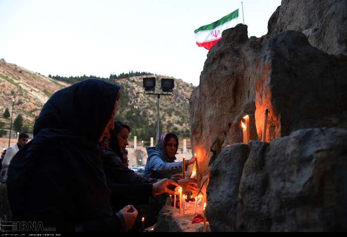 مراسم یادبود قربانیان سیل در شیراز