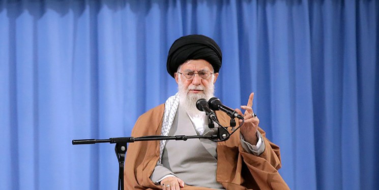 پاسخ رهبر انقلاب به تهدید ترامپ: غلط می‌کنید| کشور را به سمت جنگ نمی‌بریم| مردم در آبان‌ غائله را پایان دادند| امروز کشور بهتر از دیروز است