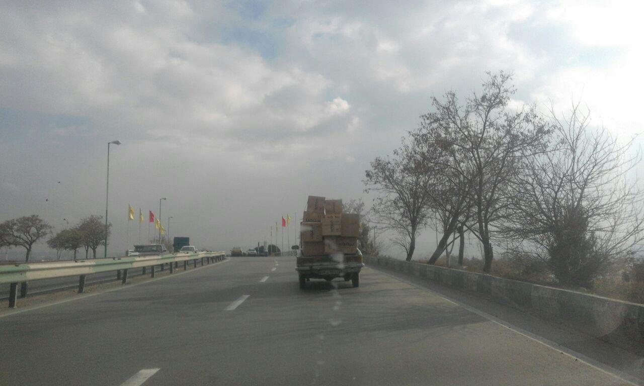 عکس| بار غیرمجاز وانت