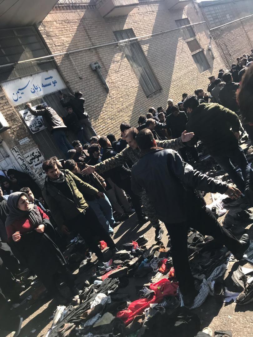 تعدادی از تشییعکنندگان پیکر سردار سلیمانی در کرمان جان باختند| آمارهای اولیه؛ ۵۰ کشته و ۲۰۰ زخمی+فیلم و عکس تعدادی از تشییعکنندگان پیکر سردار سلیمانی در کرمان جان باختند| آمارهای اولیه؛ ۵۰ کشته و ۲۰۰ زخمی+فیلم و عکس