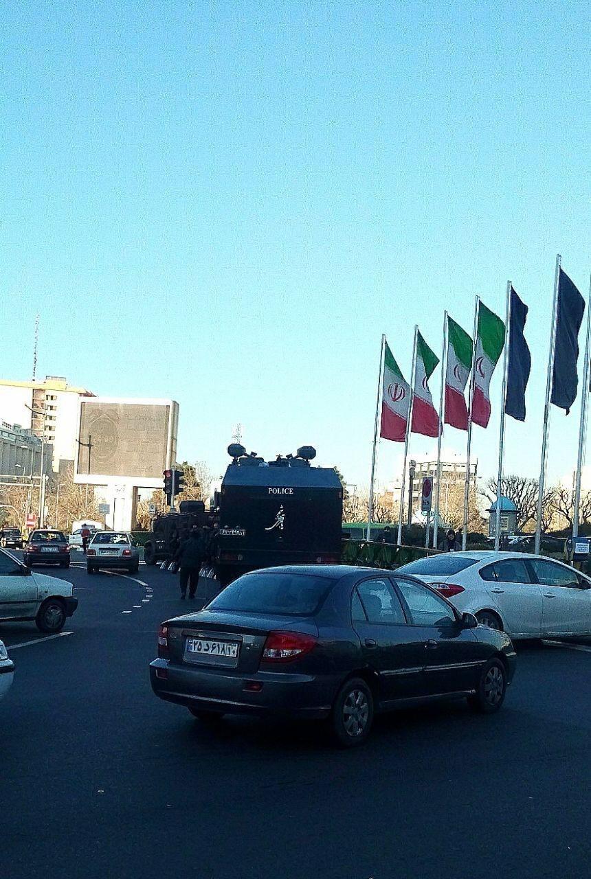 حضور پلیس ضدشورش در خیابان‌های تهران+عکس