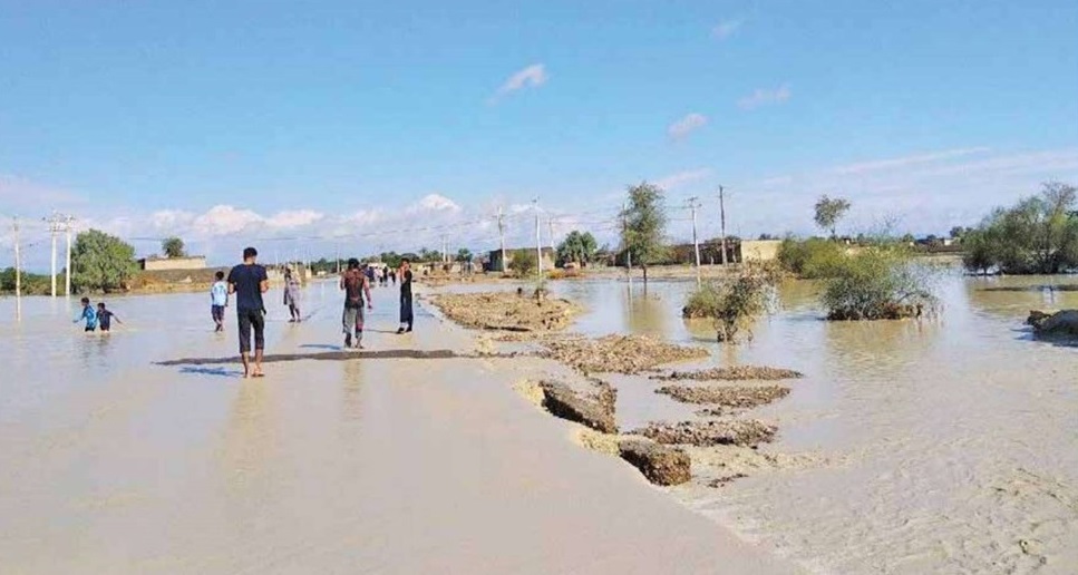 آوارگان سیلاب؛ بی‌هیچ سرپناهی| 800 روستا در کرمان و سیستان و بلوچستان در محاصره سیل و برف