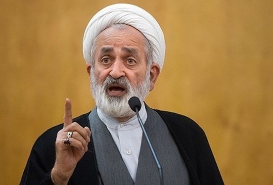 نماینده مجلس: افرادی که با اهداف سیاسی تجمع می‌کنند ملت ایران نیستند، لیدرهای استکبار جهانی‌اند/ ملت آن است که در نمازجمعه شرکت کرد