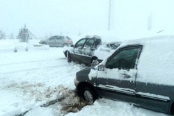 بارش برف در آذربایجان‌غربی راه ارتباطی ۱۶۴ روستا را مسدود کرد