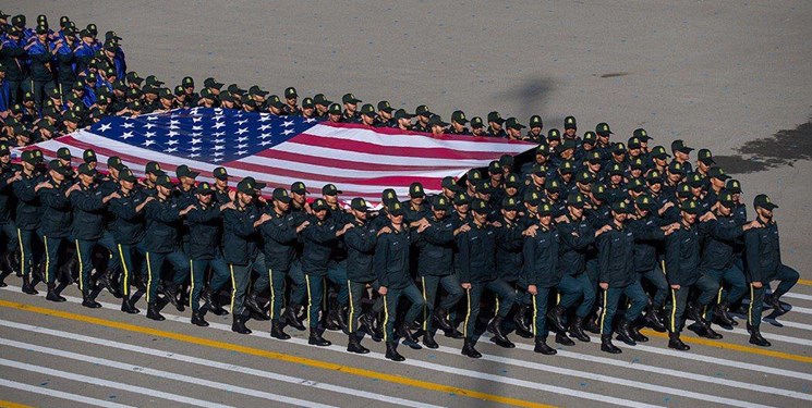 ماجرای عکس پرچم آمریکا در رژه پلیس ایران چه بود؟+تصاویر