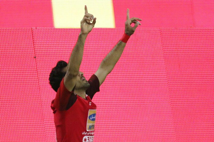 پرسپولیس صدرنشین لیگ برتر فوتبال شد پرسپولیس صدرنشین لیگ برتر فوتبال شد