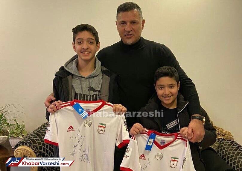 سورپرایز علی دایی برای کودکان داغدار سقوط هواپیمای اوکراینی+عکس سورپرایز علی دایی برای کودکان داغدار سقوط هواپیمای اوکراینی+عکس