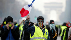 پلیس فرانسه ۳۲ تن را در اعتراضات جلیقه زردها بازداشت کرد