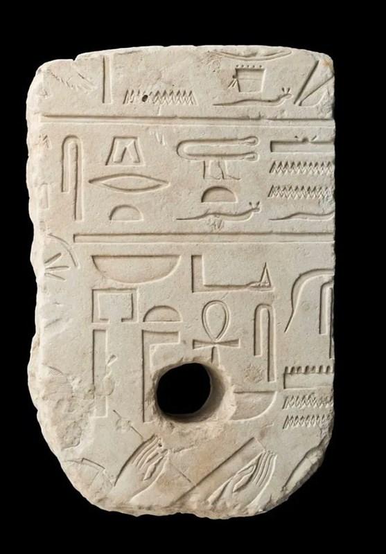 کشف لنگر عتیقه دوره فرعون هنگام شنای تفریحی/عکس