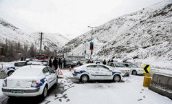 هشدار پلیس درباره بارش برف در محورهای کوهستانی/ محدودیت‌ و ممنوعیت‌های تردد در جاده‌های کشور
