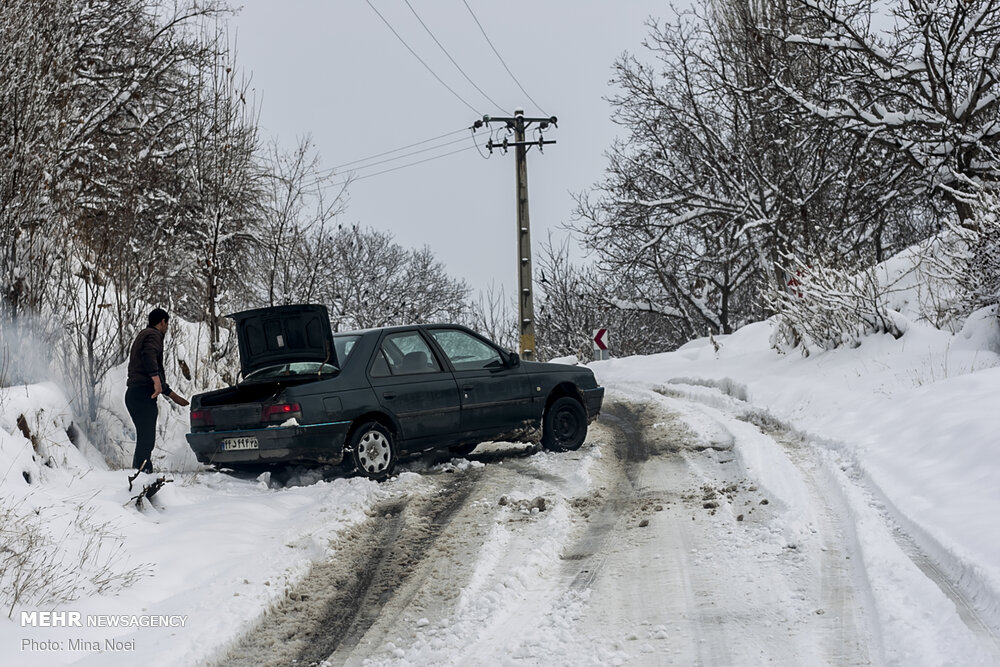 بارش برف وضعیت هشترود را بحرانی کرد+عکس