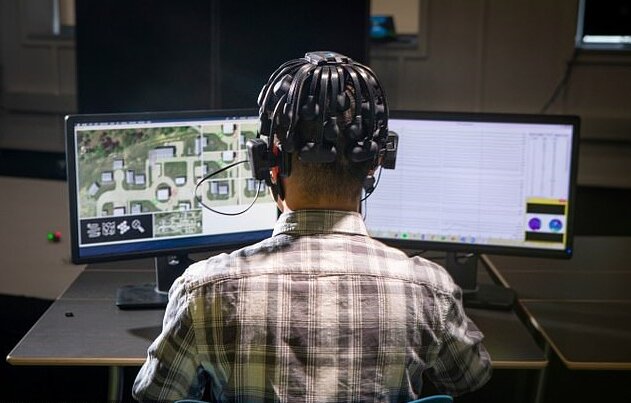 دانشمندان به دنبال کنترل همزمان ۲۵۰ پهپاد هستند دانشمندان به دنبال کنترل همزمان ۲۵۰ پهپاد هستند