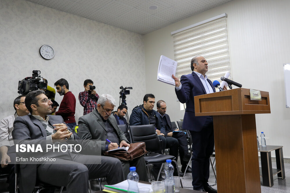 خارج کردن حدود ۹۰ میلیارد تومان به روش‌های مجرمانه/ متهم متواری خودش را به دادگاه رساند