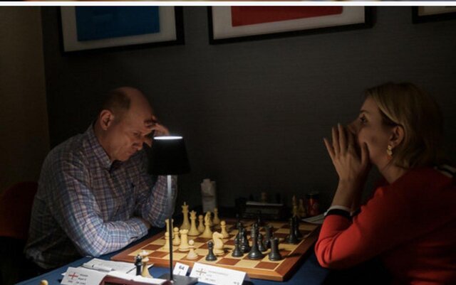 قطع شدن برق در مسابقات شطرنج و بازی زیر نور آباژور+ عکس