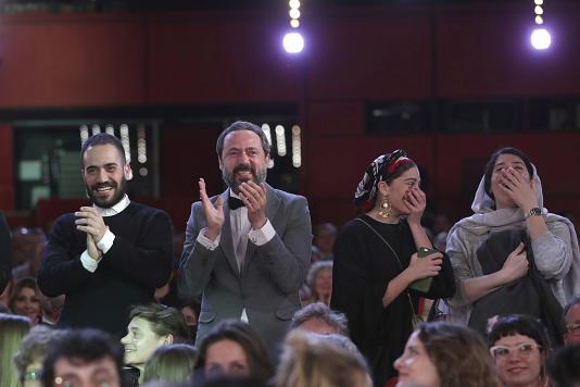 خرس طلایی جشنواره برلین به «شیطان وجود ندارد» رسول اف رسید خرس طلایی جشنواره برلین به «شیطان وجود ندارد» رسول اف رسید