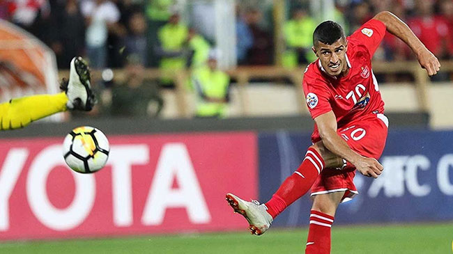 شوک به لیگ برتر؛ ستاره پرسپولیس جام قهرمانی را تقدیم سپاهان می‌کند! + عکس