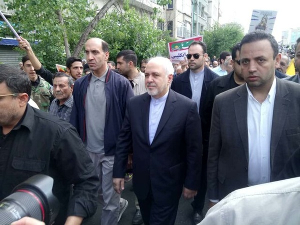 ظریف در راهپیمایی روز قدس حاضر شد