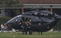 نیمار با هلی‌کوپتر در تمرین برزیل حاضر شد! +تصاویر