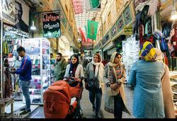 الجزیره: در ایران میلیاردها دلار زیر تشک‌ها خوابیده‌اند! ایرانیان به بانک‌ها اعتمادی ندارند