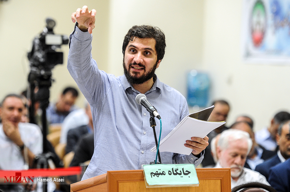واکنش قاضی به ارائه پیامهای رد و بدل شده گروهی در بانک سرمایه از سوی متهم رضوی: به دست آوردن این اطلاعات و اسناد جرم است| داماد وزیر کار چگونه به اسناد سری دسترسی پیدا کرده است؟ واکنش قاضی به ارائه پیامهای رد و بدل شده گروهی در بانک سرمایه از سوی متهم رضوی: به دست آوردن این اطلاعات و اسناد جرم است| داماد وزیر کار چگونه به اسناد سری دسترسی پیدا کرده است؟