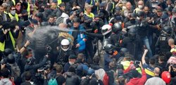 درگیری پلیس فرانسه و معترضان جلیقه زرد در سی‌امین هفته از اعتراضات