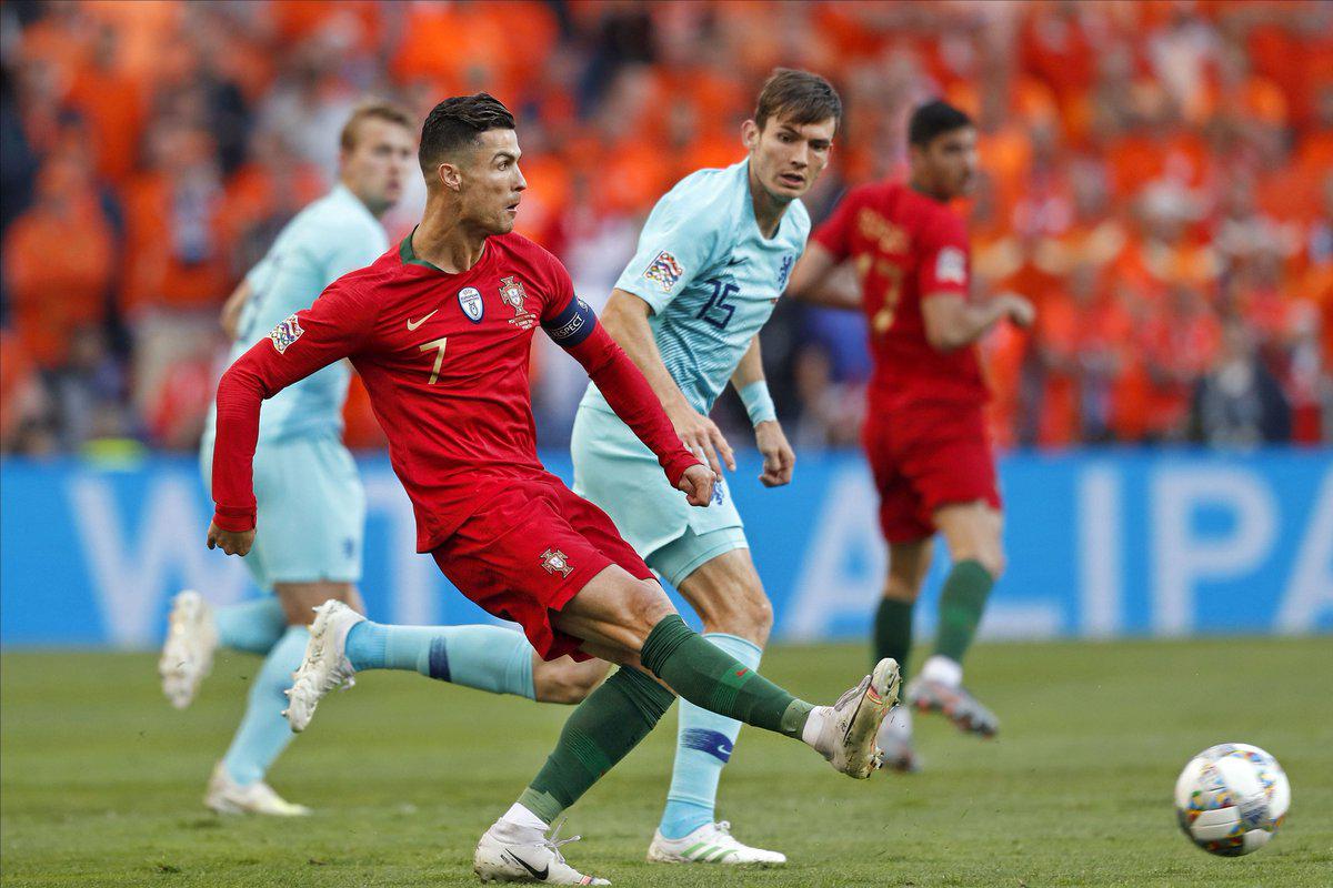 یک قهرمانی دیگر برای رونالدو و سلسائو؛ پرتغال 1-0 هلند یک قهرمانی دیگر برای رونالدو و سلسائو؛ پرتغال 1-0 هلند