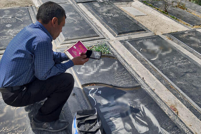 پدیده&zwnj;ای نو در بهشت زهرا؛ فاتحه&zwnj;خوانی مجازی با ماهی ۵ میلیون تومان درآمد+عکس