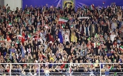 تصاویر| حضور زنان در استادیوم برای تماشای بازی والیبال ایران و لهستان