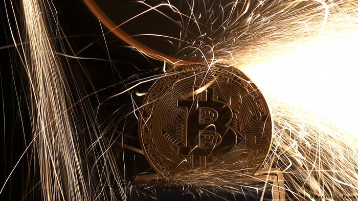 بیتکوین چیست و چه کسانی در ایران در حال استخراج آن هستند؟ بیتکوین چیست و چه کسانی در ایران در حال استخراج آن هستند؟