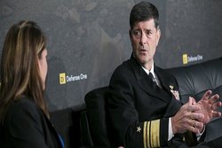 فرمانده نیروی دریایی آمریکا استعفا کرد