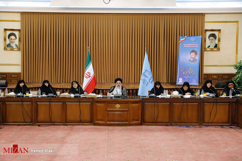 رئیس قوه قضاییه: هر آنچه یک خانم را در مضیقه قرار دهد، مصداق خشونت علیه زنان است|به هیچ عنوان مسائل اخلاقی و اجتماعی کشور در وضع بحرانی نیست| لایحه تامین امنیت زنان در برابر خشونت در دست بررسی است رئیس قوه قضاییه: هر آنچه یک خانم را در مضیقه قرار دهد، مصداق خشونت علیه زنان است|به هیچ عنوان مسائل اخلاقی و اجتماعی کشور در وضع بحرانی نیست| لایحه تامین امنیت زنان در برابر خشونت در دست بررسی است