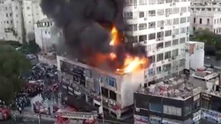 آتش‌سوزی در بلندترین ساختمان تجاری دمشق+عکس