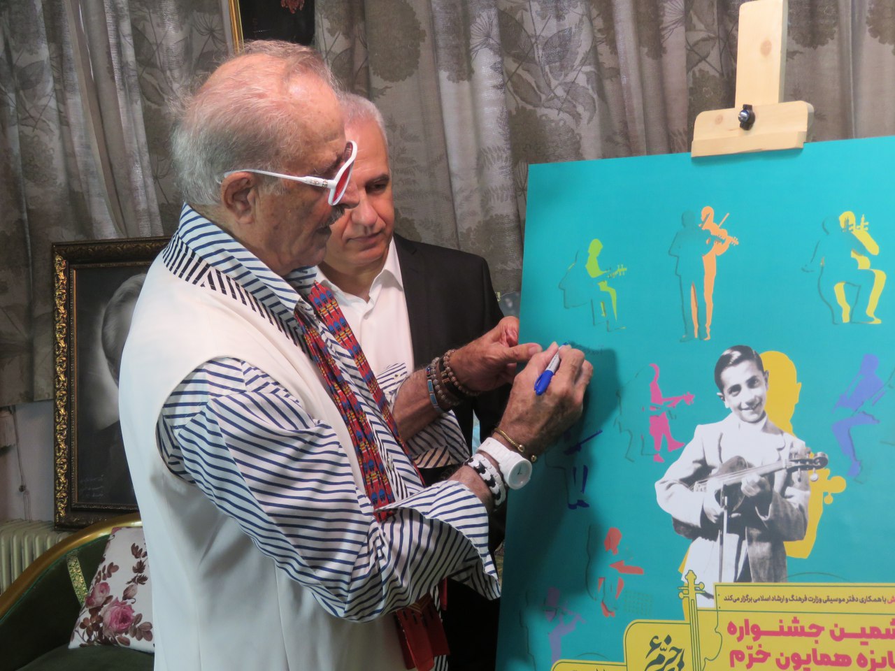 امیدخواننده پیشکسوت به رویش‌های «نوای خرم»/ دوره ششم صاحب پوسترشد