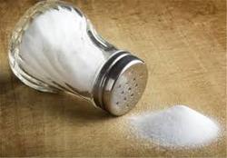 مصرف زیاد نمک موجب نفخ می شود